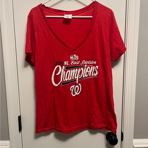 Tops - Women’s XL 2016 Washington Nationals East Division Championship V Neck‎